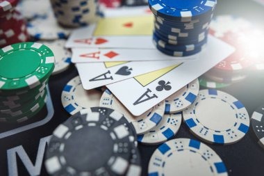 Free-spin feature on Jewels of Prosperity Jewels of Prosperity free-spin bonus trigger